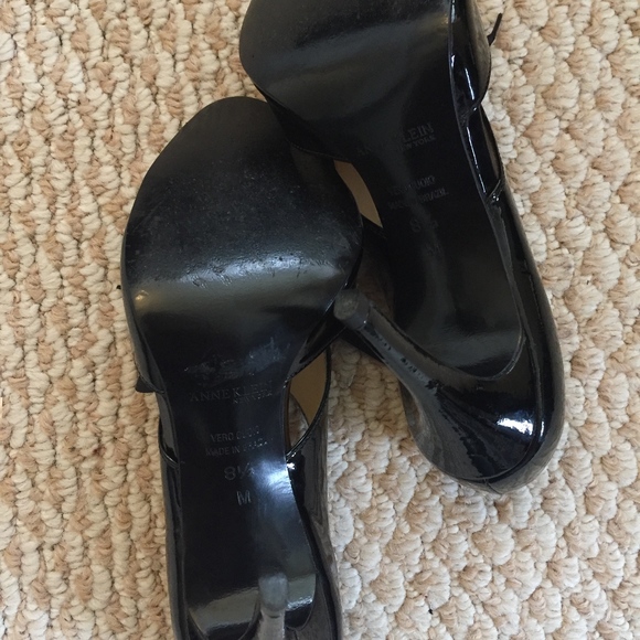 ANNE KLEIN Patent Lace-Up Peep Toe Pumps - Picture 7 of 8